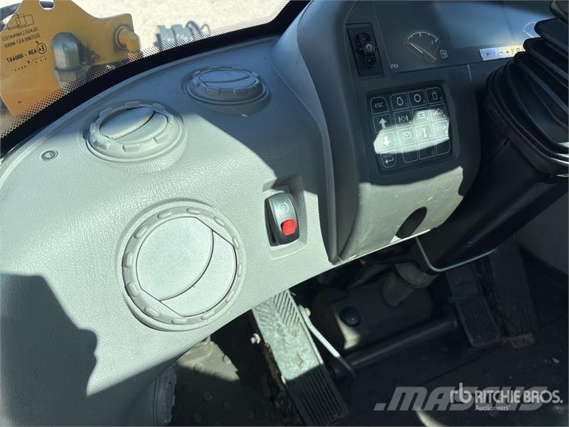 Volvo L60F Wheel Loader 輪胎式裝載機
