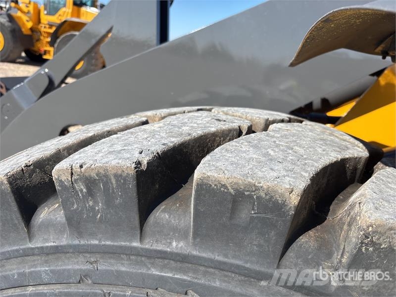 Volvo L60F Wheel Loader 輪胎式裝載機