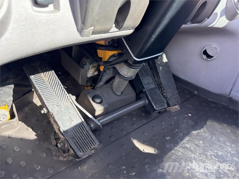 Volvo L60F Wheel Loader 輪胎式裝載機