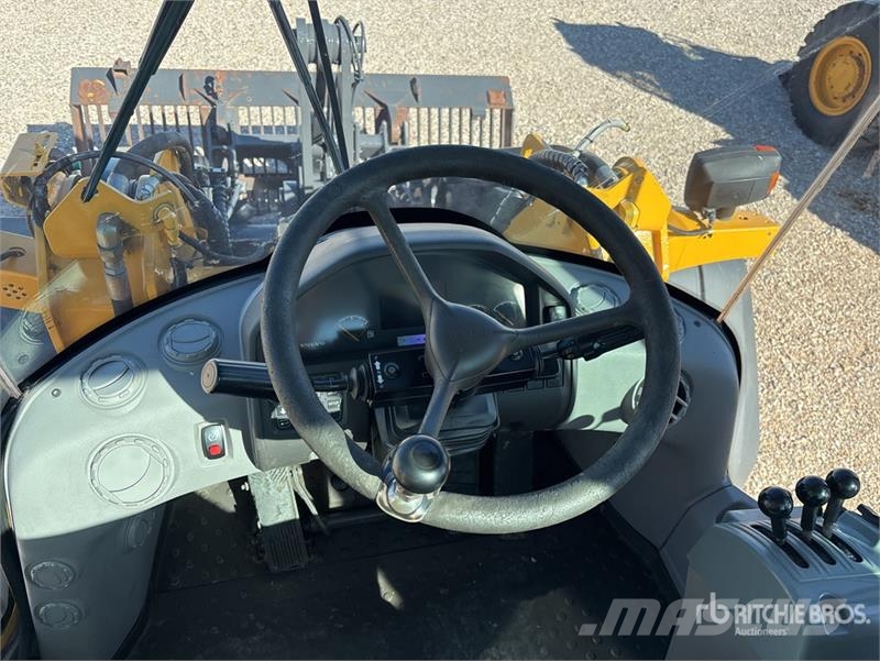 Volvo L60F Wheel Loader 輪胎式裝載機