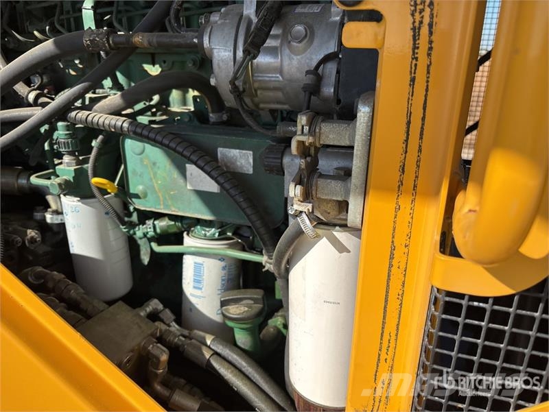 Volvo L60F Wheel Loader 輪胎式裝載機