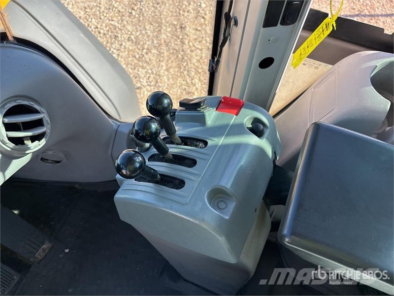 Volvo L60F Wheel Loader 輪胎式裝載機