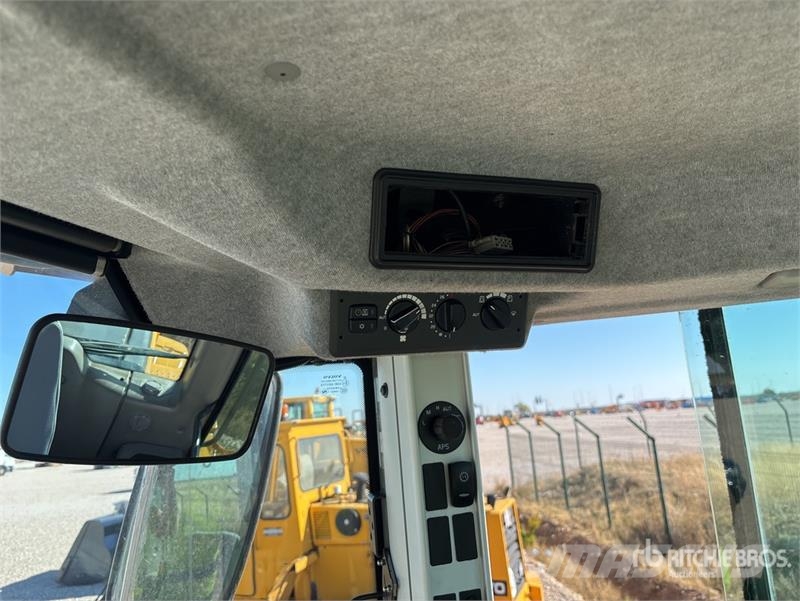 Volvo L60F Wheel Loader 輪胎式裝載機