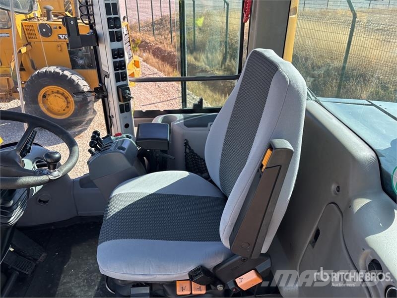 Volvo L60F Wheel Loader 輪胎式裝載機