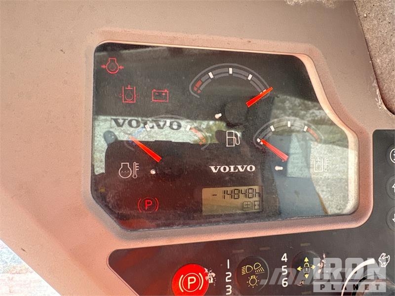 Volvo MC115C T4 Skid Steer Loader Kompaktlastere