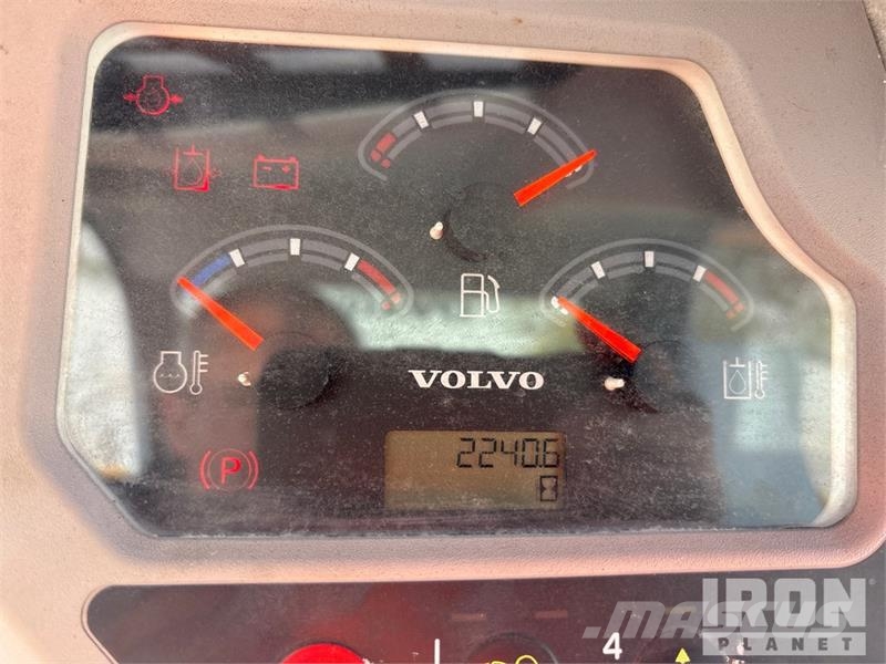 Volvo MC115C T4 Skid Steer Loader Kompaktlastere