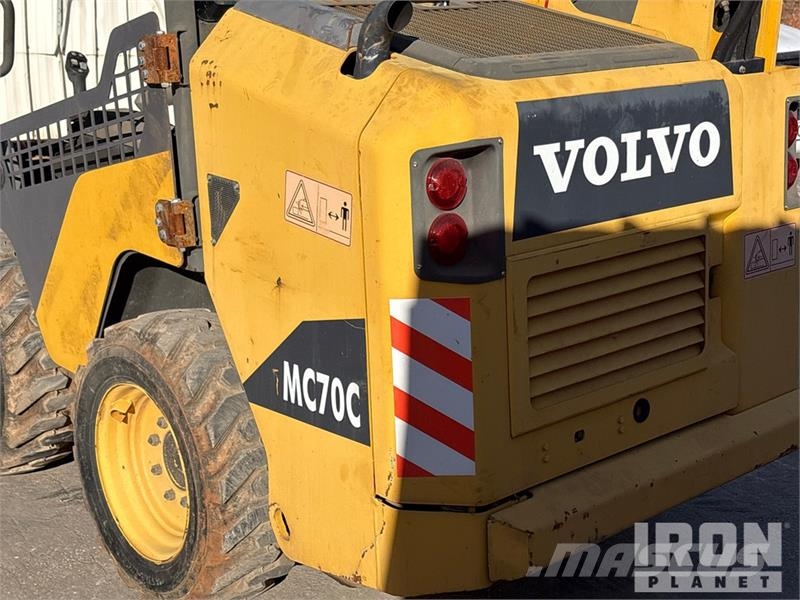 Volvo MC70C T4 Skid Steer Loader لوادر انزلاقية التوجيه
