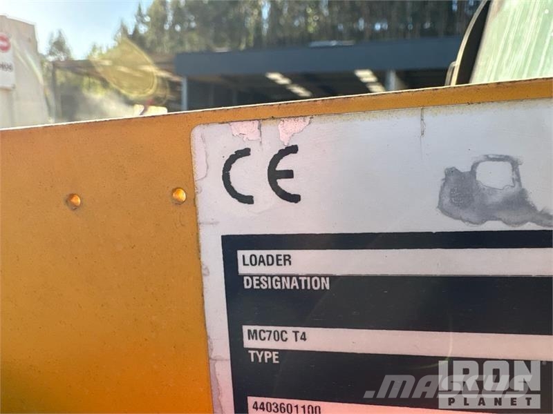 Volvo MC70C T4 Skid Steer Loader لوادر انزلاقية التوجيه