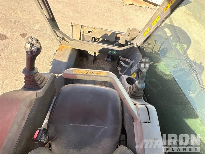Volvo MC70C T4 Skid Steer Loader لوادر انزلاقية التوجيه