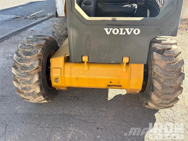 Volvo MC70C T4 Skid Steer Loader لوادر انزلاقية التوجيه