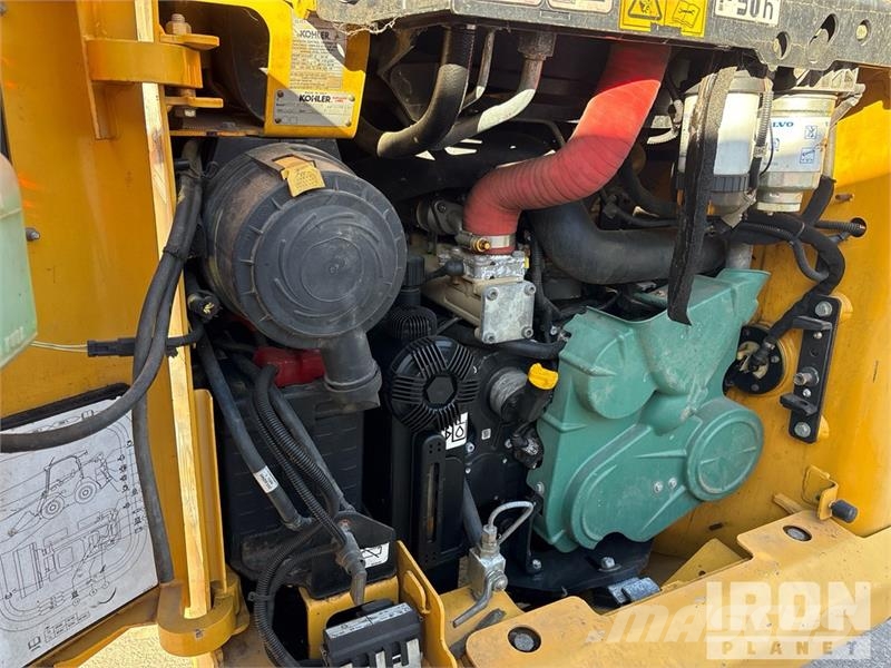 Volvo MC70C T4 Skid Steer Loader لوادر انزلاقية التوجيه