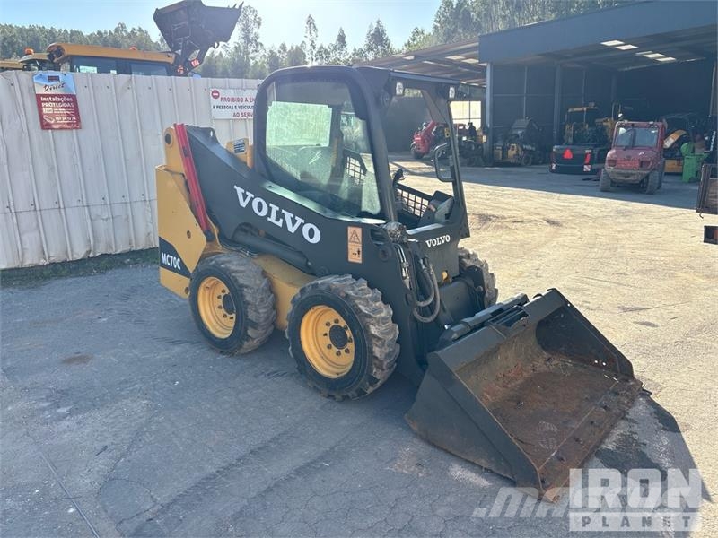 Volvo MC70C T4 Skid Steer Loader لوادر انزلاقية التوجيه