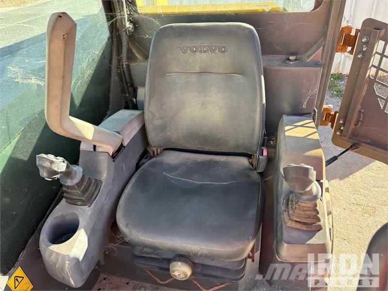 Volvo MC70C T4 Skid Steer Loader لوادر انزلاقية التوجيه