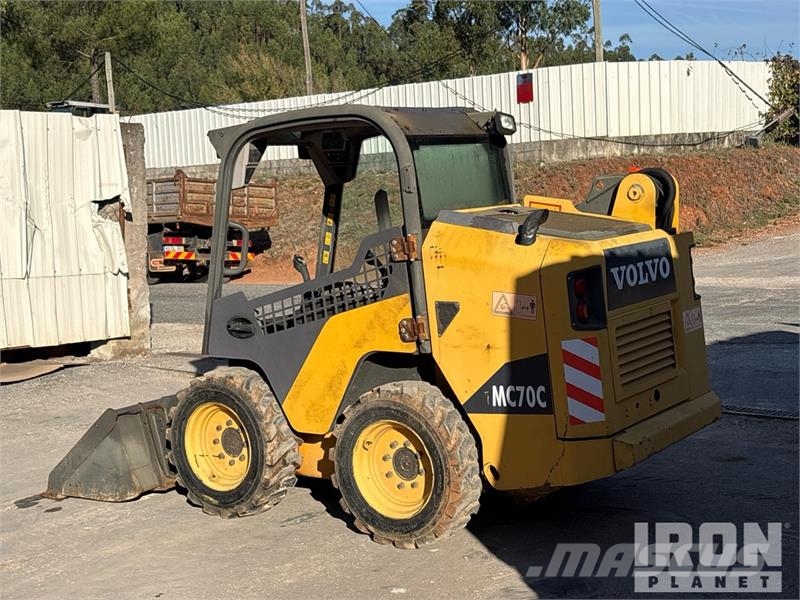 Volvo MC70C T4 Skid Steer Loader لوادر انزلاقية التوجيه