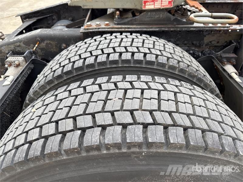 Volvo NH12 4x2 Tracteur Routier Cabine Couchette S/A Sle Sattelzugmaschinen