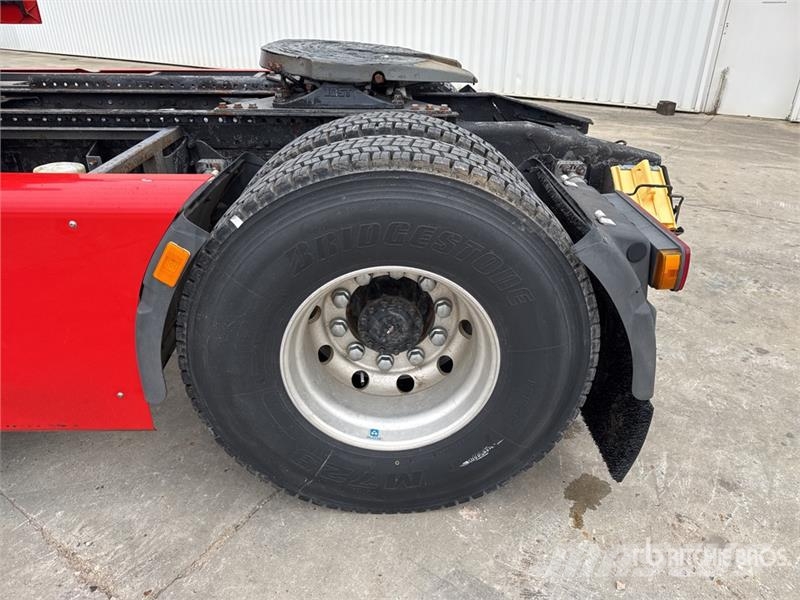 Volvo NH12 4x2 Tracteur Routier Cabine Couchette S/A Sle Sattelzugmaschinen