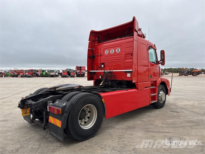 Volvo NH12 4x2 Tracteur Routier Cabine Couchette S/A Sle Sattelzugmaschinen