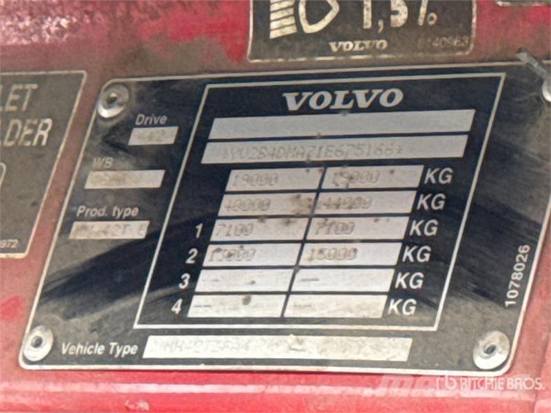 Volvo NH12 4x2 Tracteur Routier Cabine Couchette S/A Sle Sattelzugmaschinen