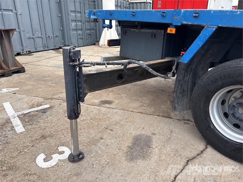 Volvo PK36002 on Volvo FM 64 B3 400 TR 6x4 Flatbed Truck Camion plateau ridelle avec grue