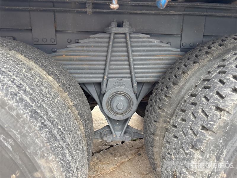 Volvo PK36002 on Volvo FM 64 B3 400 TR 6x4 Flatbed Truck Camion plateau ridelle avec grue