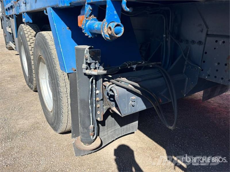 Volvo PK36002 on Volvo FM 64 B3 400 TR 6x4 Flatbed Truck Camion plateau ridelle avec grue