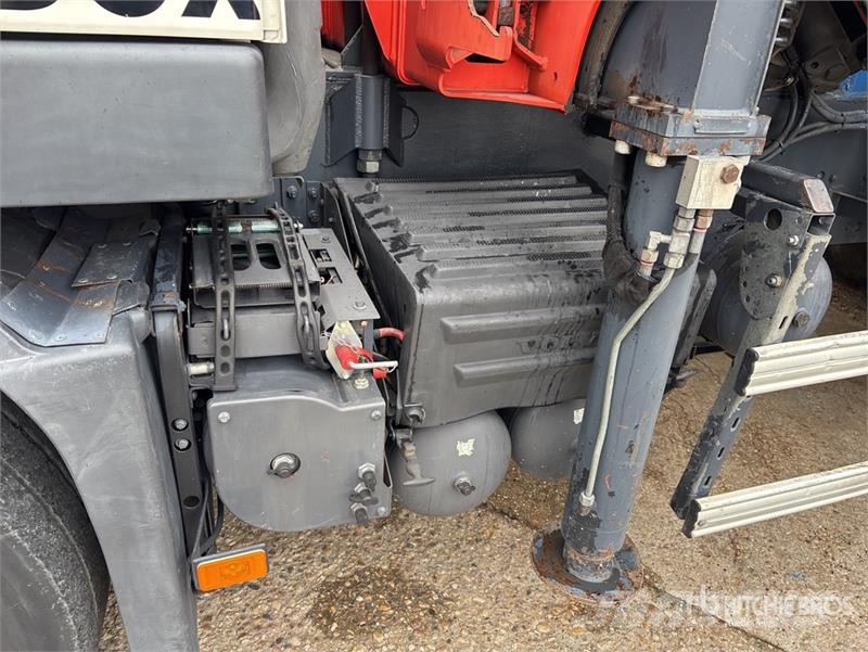 Volvo PK36002 on Volvo FM 64 B3 400 TR 6x4 Flatbed Truck Camion plateau ridelle avec grue