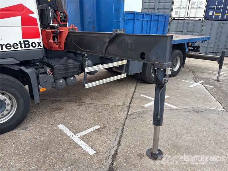 Volvo PK36002 on Volvo FM 64 B3 400 TR 6x4 Flatbed Truck Camion plateau ridelle avec grue
