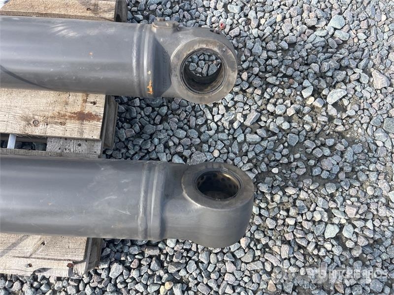 Volvo QTY of 2 Boom Cylinder to fit Volvo ECR355 Cylinde Transportation - Others
