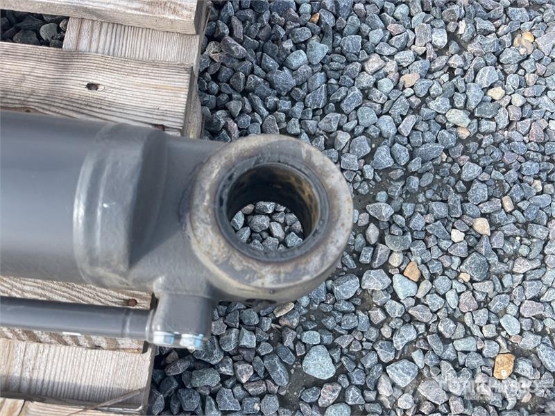 Volvo Qty of 2 Boom Cylinder to fit Volvo ECR145 Cylinde Transportation - Others
