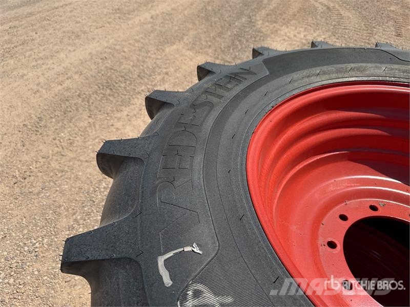 Vredestein 540/65R30 150D Qty De 2 Roues Qty Of 2 Wheels Колеса