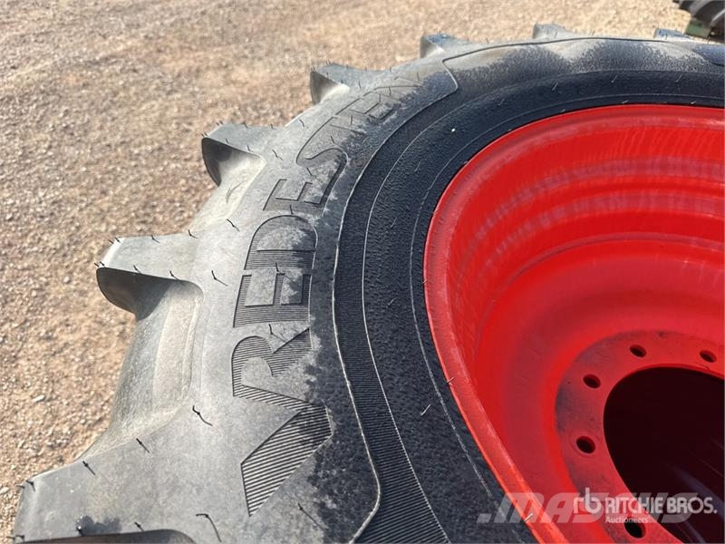 Vredestein 540/65R30 150D Qte De 2 Roues Qty of 2 Wheels Колеса
