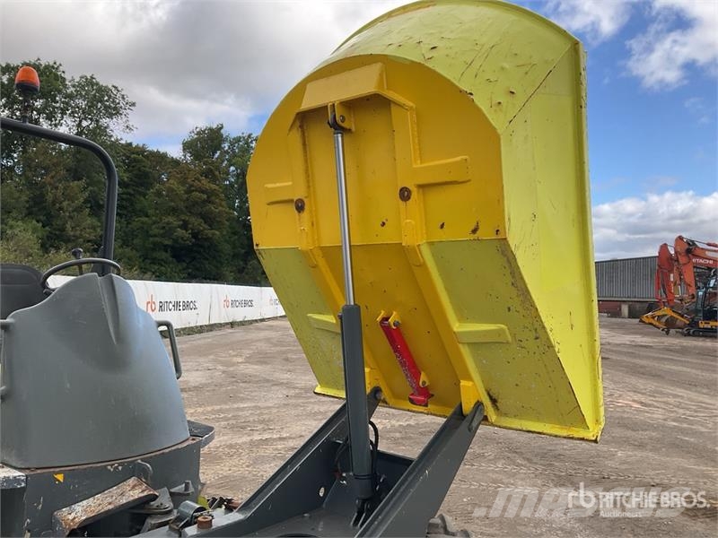Wacker Neuson 2001 2 ton 4x4 Swivel Dumper Site dumpers