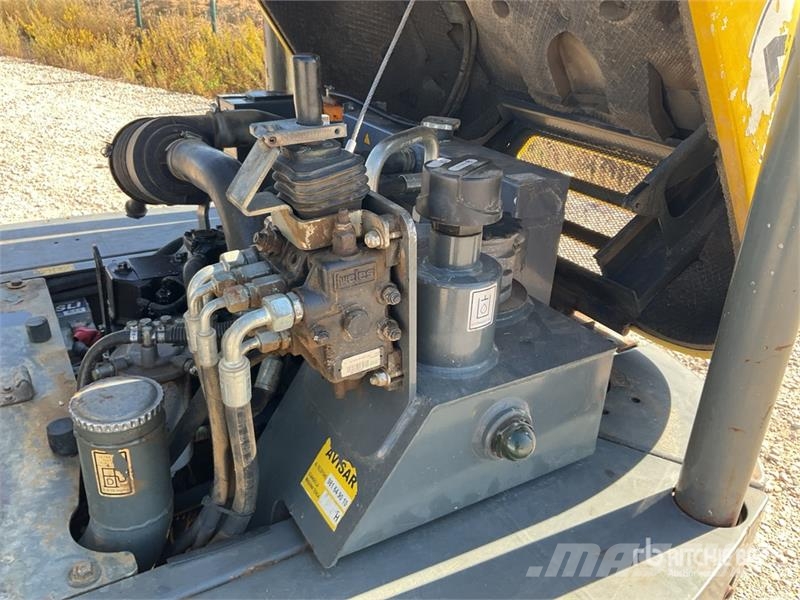 Wacker Neuson 2001 4x4 Self-Loading Swivel Dumper (Inoperable) Dúmpers de obra