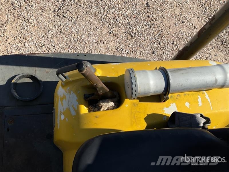 Wacker Neuson 2001 4x4 Self-Loading Swivel Dumper (Inoperable) Dúmpers de obra