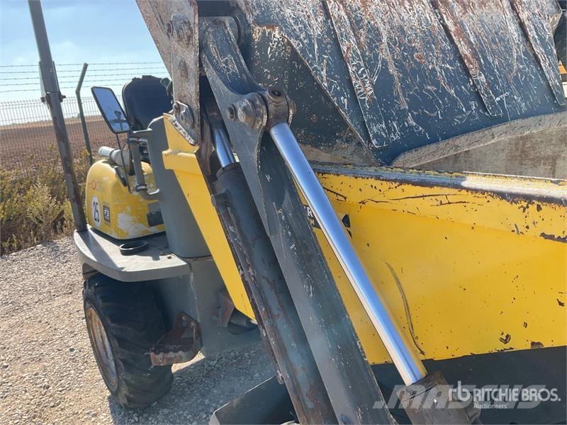 Wacker Neuson 2001 Self-Loading Swivel Swivel, self loading Dump Minidumper
