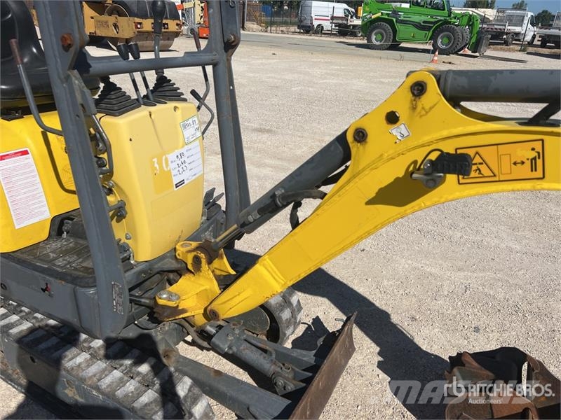 Wacker Neuson 803 حفارات صغيرة أقل من 7 طن (حفارات صغيرة)
