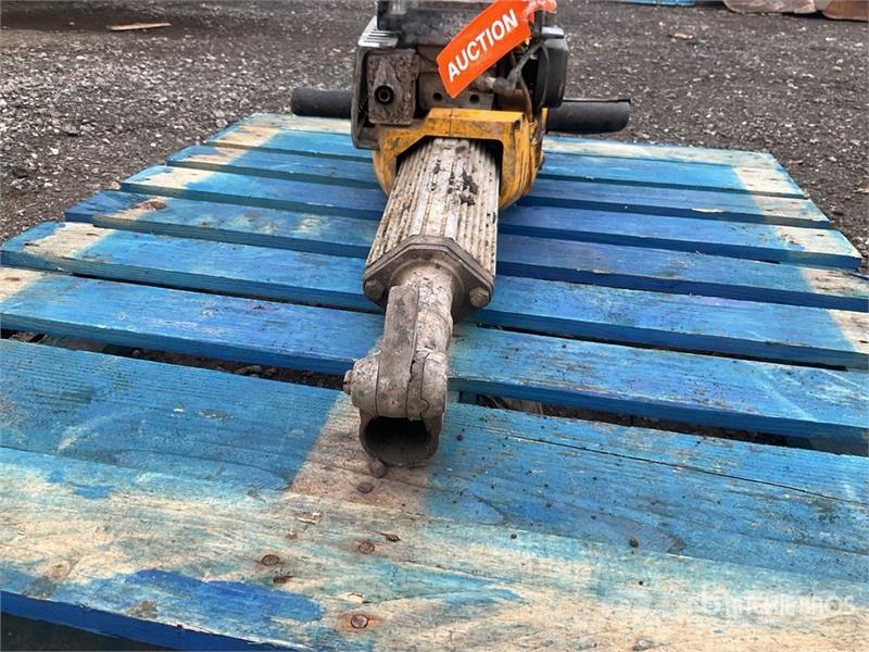 Wacker Neuson BH55rw Demolition Breaker Chisel ploughs