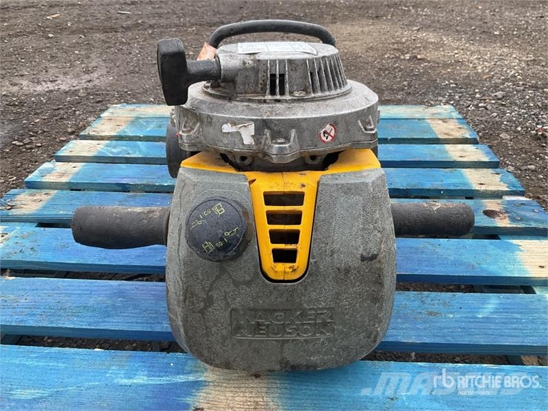 Wacker Neuson BH55rw Demolition Breaker Chisel ploughs