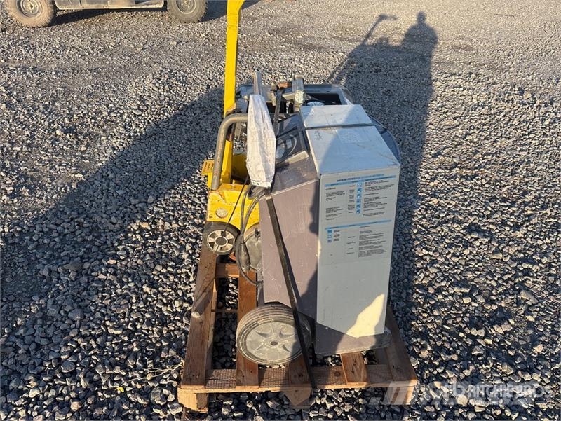 Wacker Neuson BPU3750Ats Vibratory Plate Compactor 夯實機(夯土機)