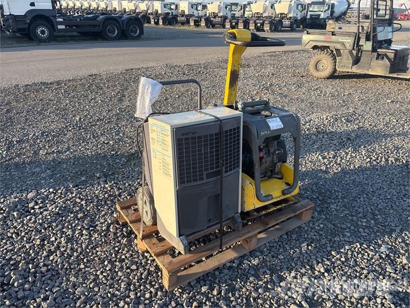 Wacker Neuson BPU3750Ats Vibratory Plate Compactor 夯實機(夯土機)