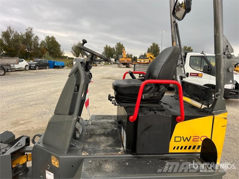 Wacker Neuson D25-01 4x4 Swivel Dumper Ne cestni demperji