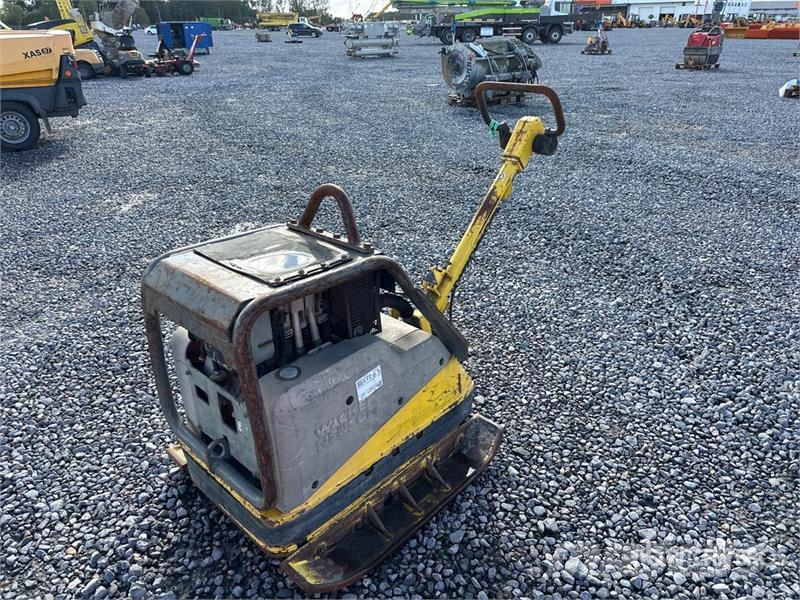Wacker Neuson Dpu6055 Reversible Vibratory Plate Compactor Vibrátorok