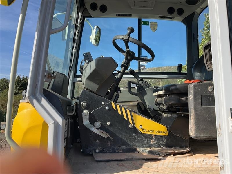 Wacker Neuson DV90 9 ton 4x4 Swivel Dumper Dumpere