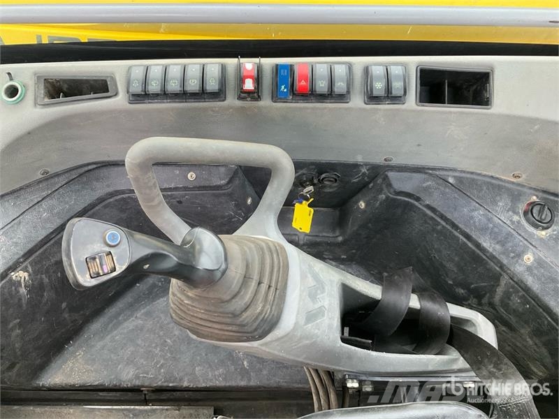 Wacker Neuson DV90 9 ton 4x4 Swivel Dumper Väikekallurid