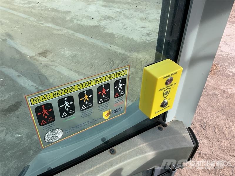Wacker Neuson DV90 9 ton 4x4 Swivel Dumper Dumpere