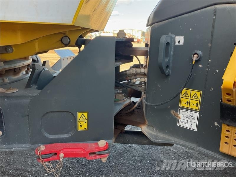 Wacker Neuson DV90 9 ton 4x4 Swivel Dumper Minitractor de teren