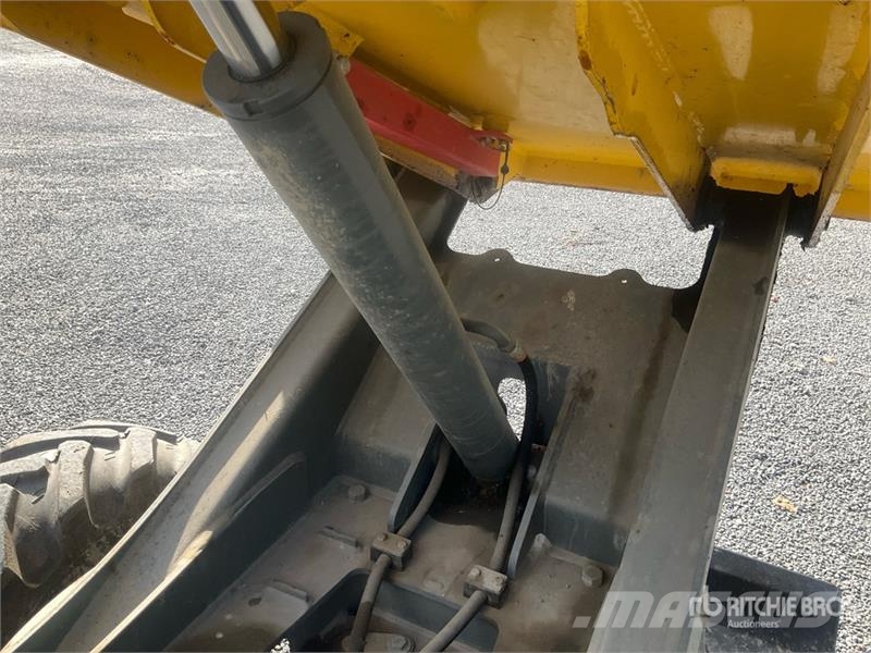 Wacker Neuson DW20 Swivel Dumper Vehículos compactos de volteo