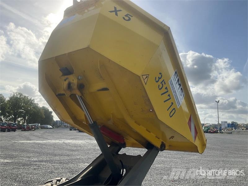 Wacker Neuson DW20 Swivel Dumper Vehículos compactos de volteo