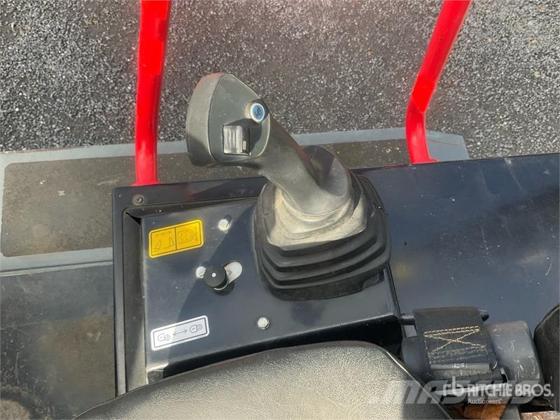 Wacker Neuson DW25-01 Swivel Dumper Ne cestni demperji