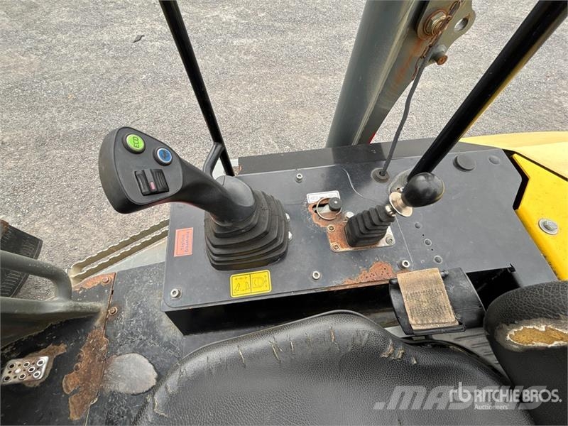 Wacker Neuson DW60 4x4 Swivel Dumper Mini pašizgāzēji